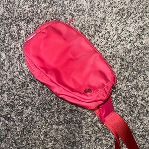 Lip gloss lululemon belt bag